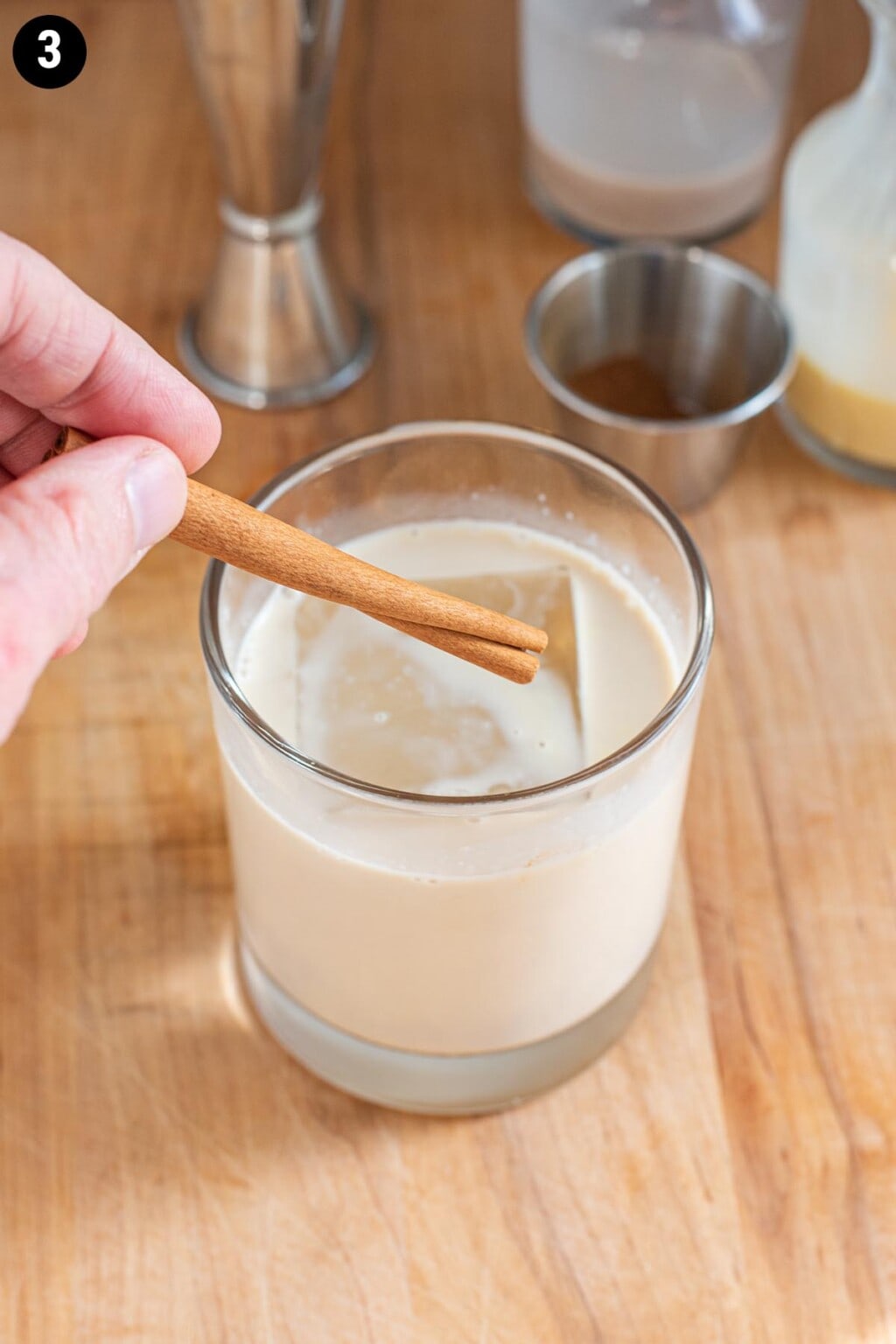Eggnog Holiday Cocktail - Kitchen Swagger